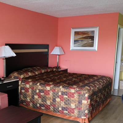 Standard King Room at Elkton Lodge